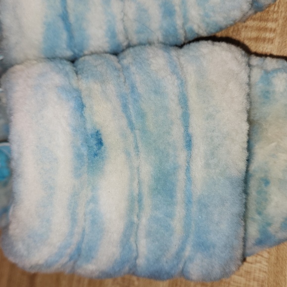 UGG Fluff Yeah Slide, size 8 - Picture 3 of 10